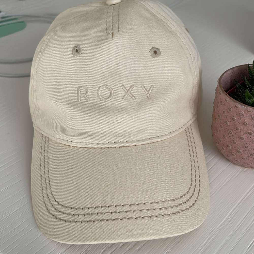 Roxy baseball hat